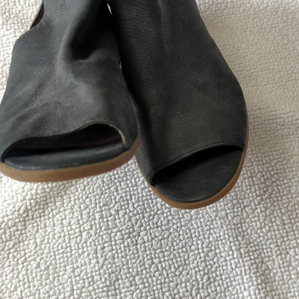 Lucky Brand Black Leather Cut Out Peep Toe Bootie Heels Size 10M‎